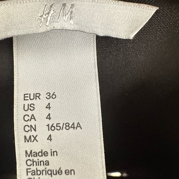 H & M Black with Gold Buttons 3/4 Sleeve Midi Dress Size 4 - Picture 3 of 3